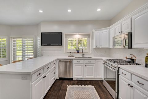 Tiny photo for 1118 ON THE GREEN WAY, Farmington, UT 84025 (MLS # 2156520)