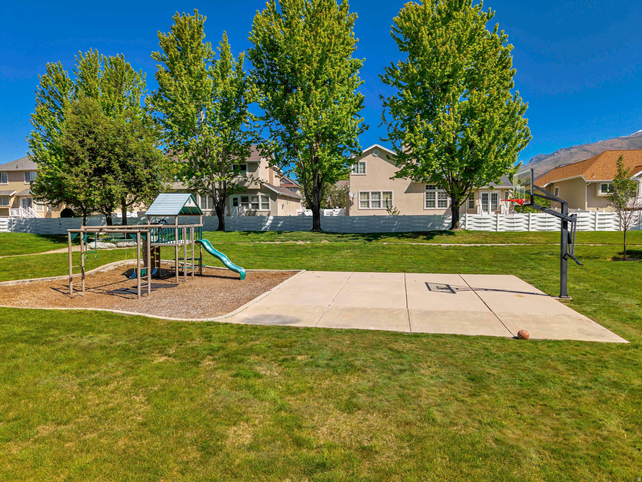 FAIRWAYS OF OAKRIDGE - Residential