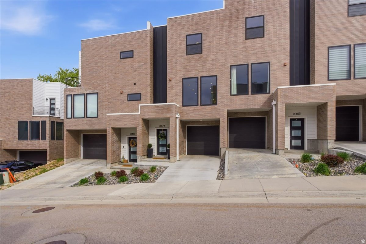 STERLING HEIGHTS - Residential