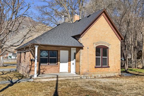 Tiny photo for 805 E 400 S, Springville, UT 84663 (MLS # 2136973)