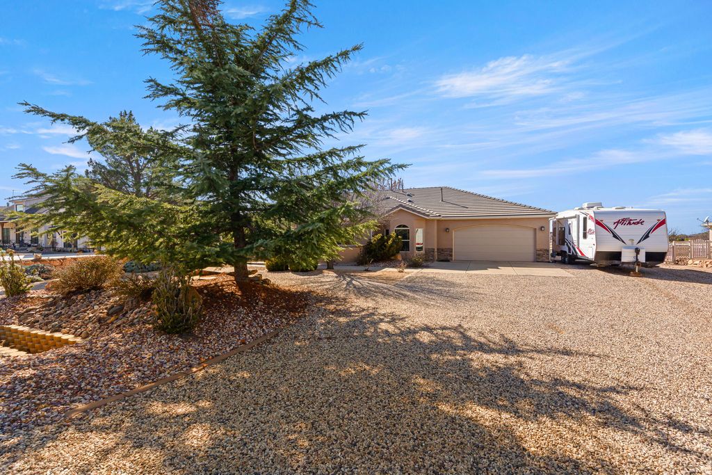 Photo of 1383 N CANYON TRAILS DR, Dammeron Valley, UT 84783 (MLS # 2133829)