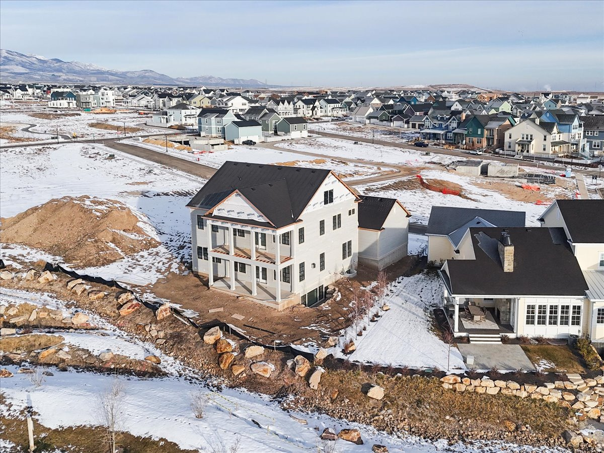 DAYBREAK - Residential