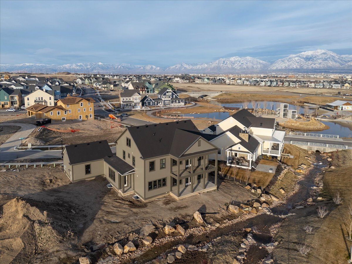 DAYBREAK - Residential