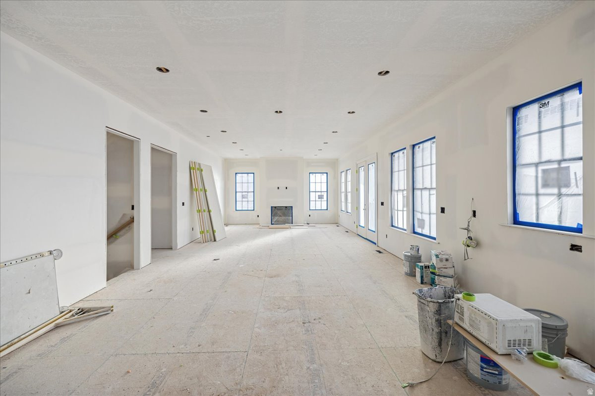 DAYBREAK - Residential