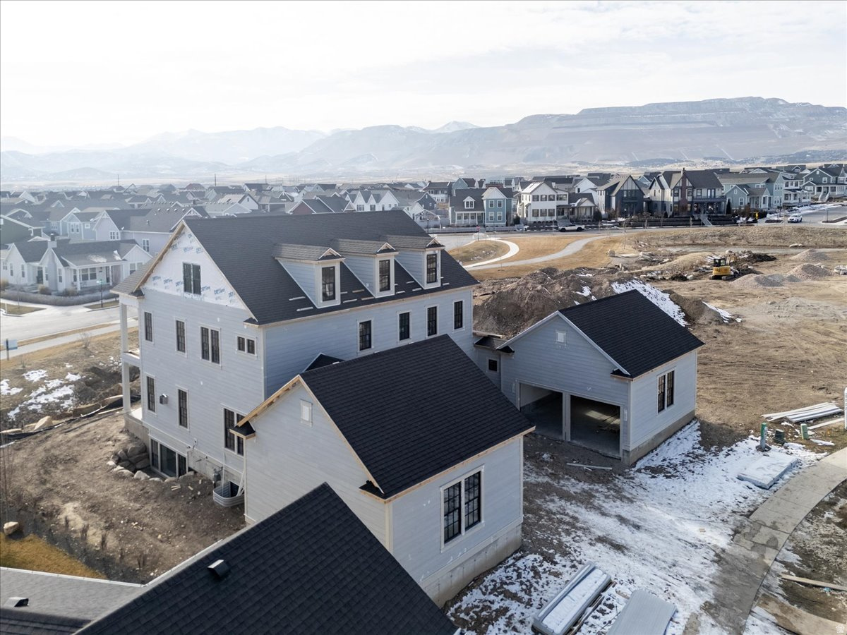 DAYBREAK - Residential