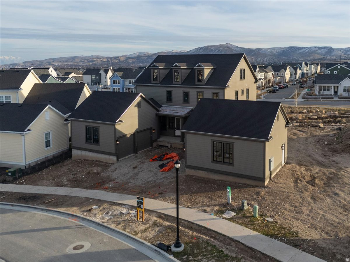 DAYBREAK - Residential