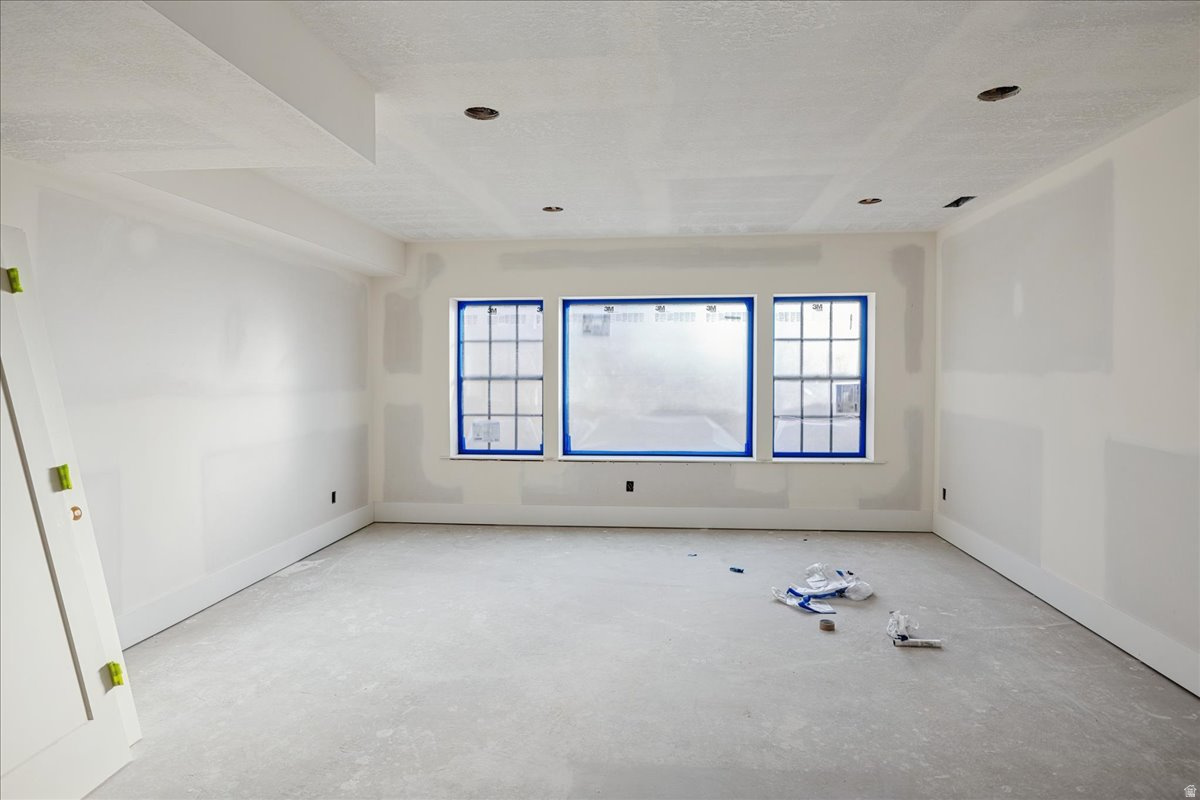 DAYBREAK - Residential