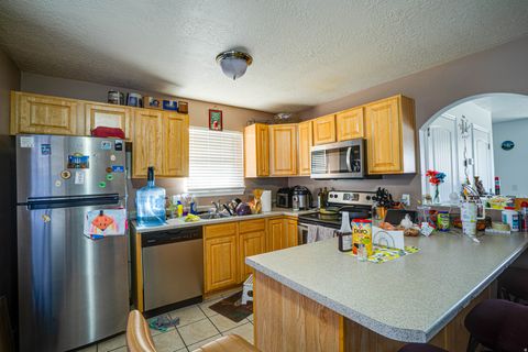Tiny photo for 320 N 200 W #4, Bountiful, UT 84010 (MLS # 2135236)