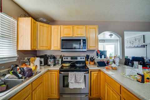 Tiny photo for 320 N 200 W #4, Bountiful, UT 84010 (MLS # 2135236)