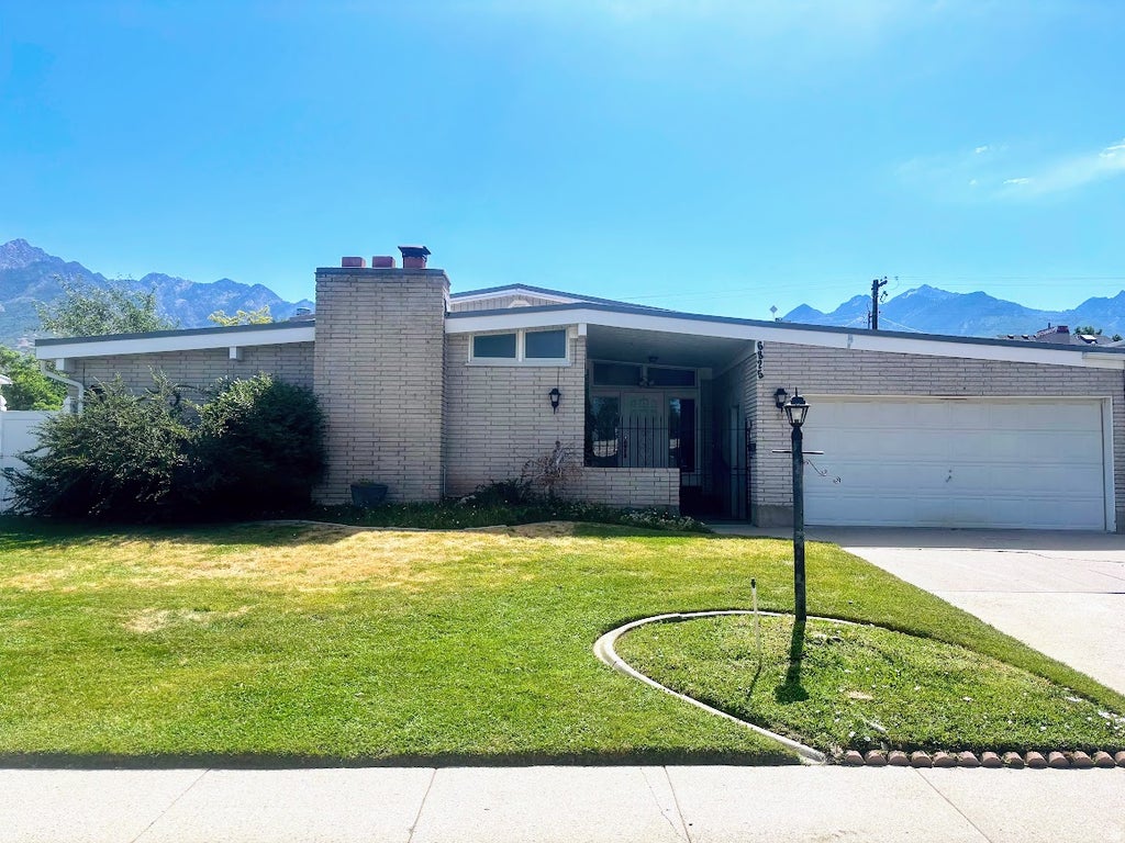 Photo of 6825 S NYE DR, Cottonwood Heights, UT 84121 (MLS # 2167930)