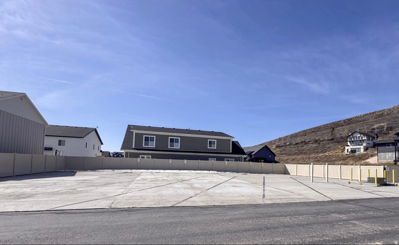 LOCHWOOD - Residential