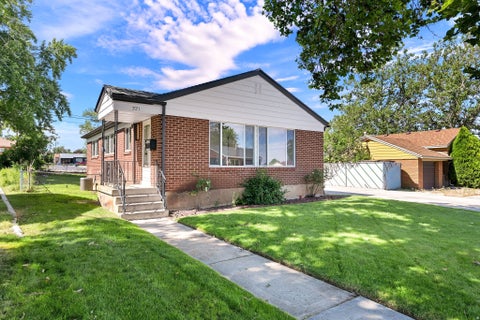 Photo of 321 E 4675 S, Washington Terrace, UT 84405 (MLS # 2170335)