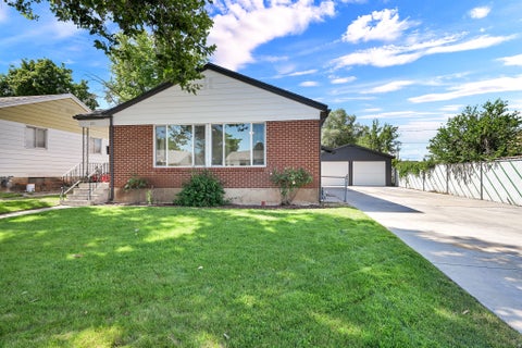 Tiny photo for 321 E 4675 S, Washington Terrace, UT 84405 (MLS # 2170335)