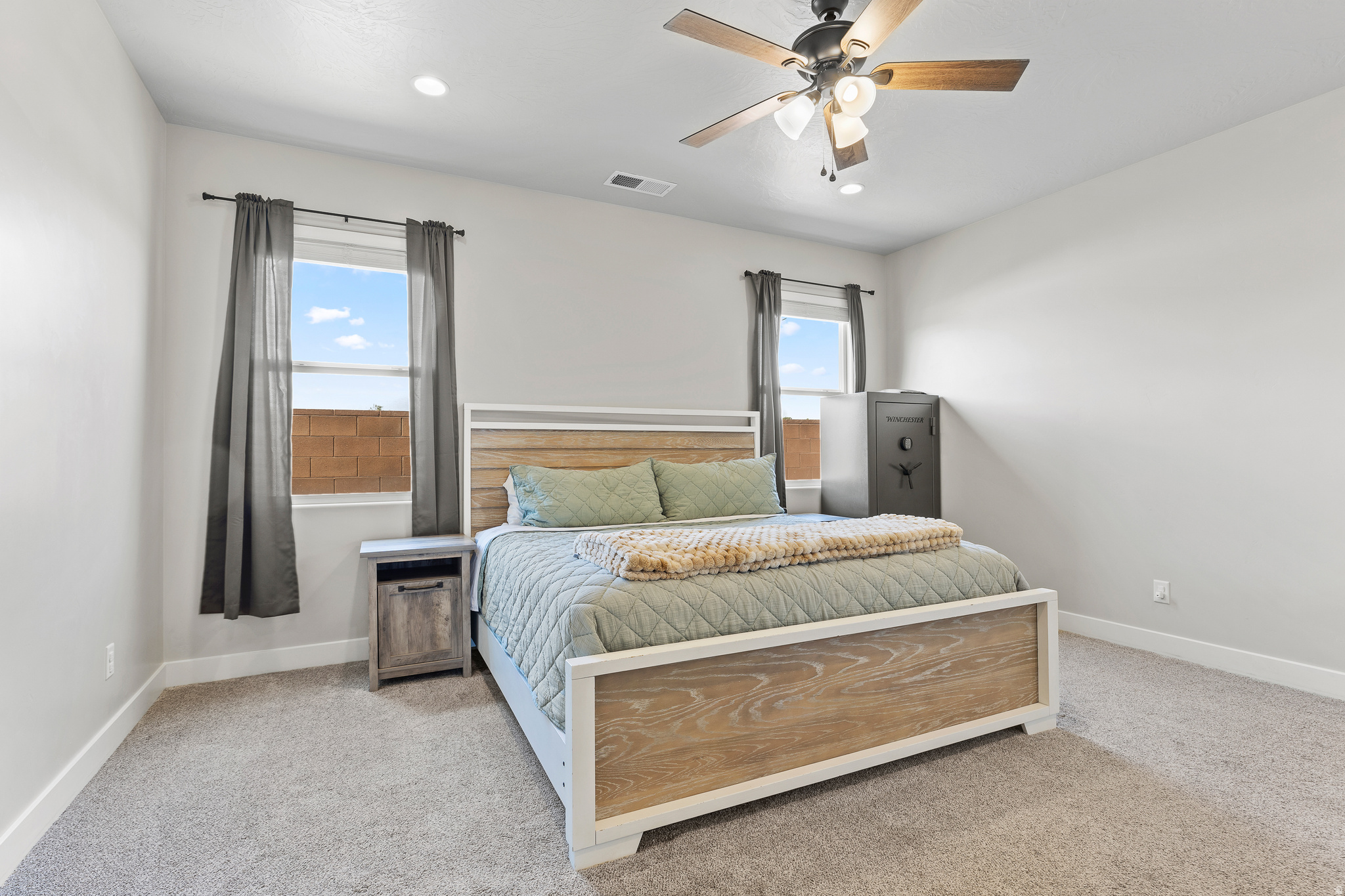 POINT BREAK - Residential