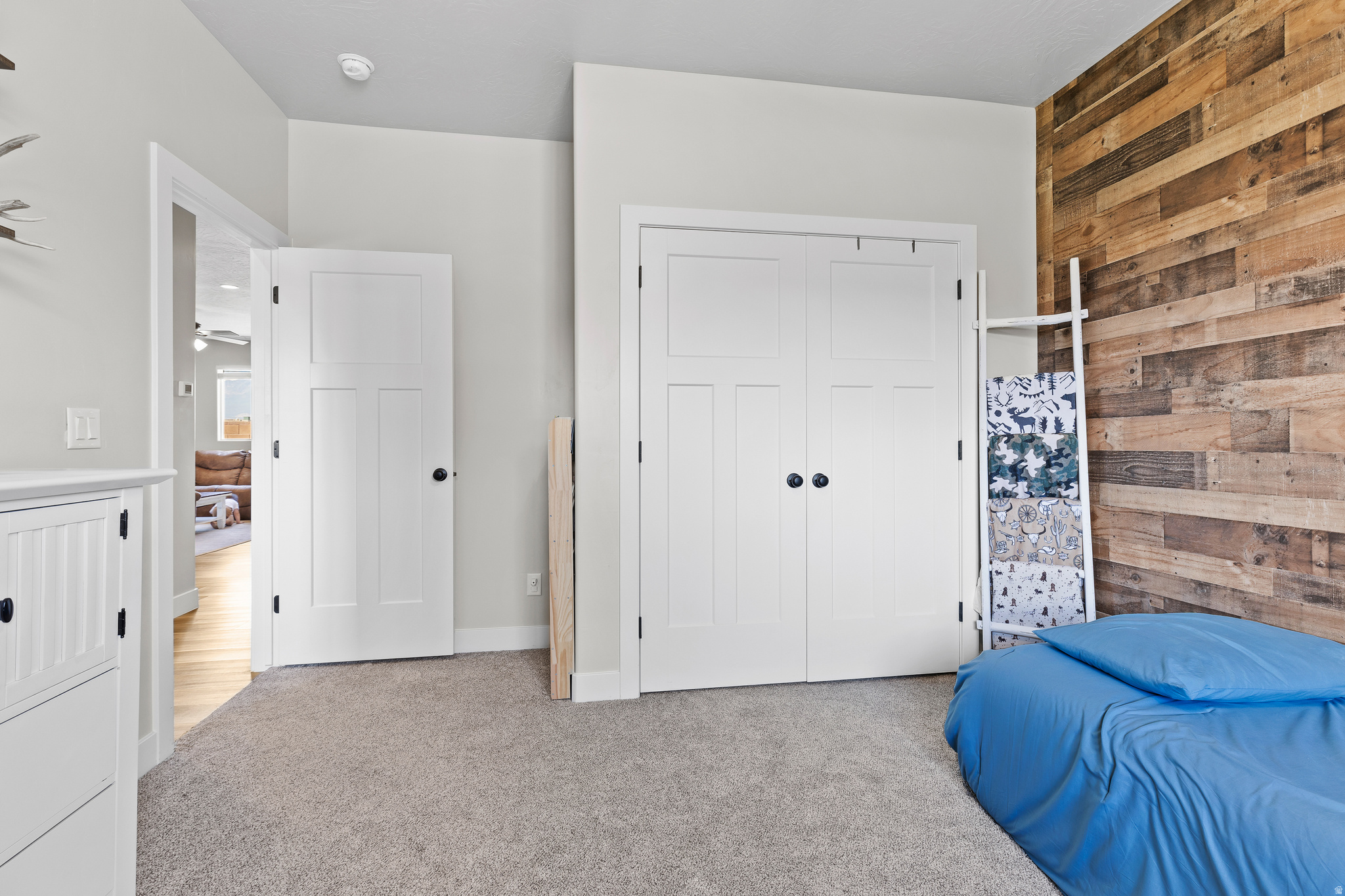 POINT BREAK - Residential