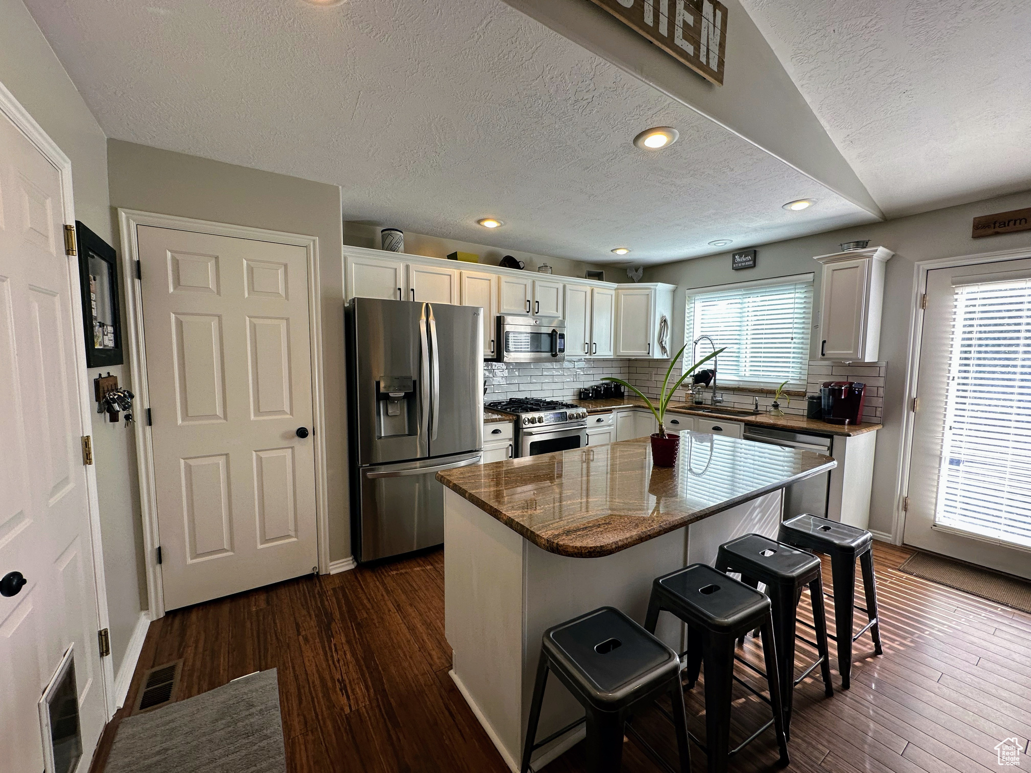 8675 S Pebblecreek Rd, West Jordan, Utah image 16