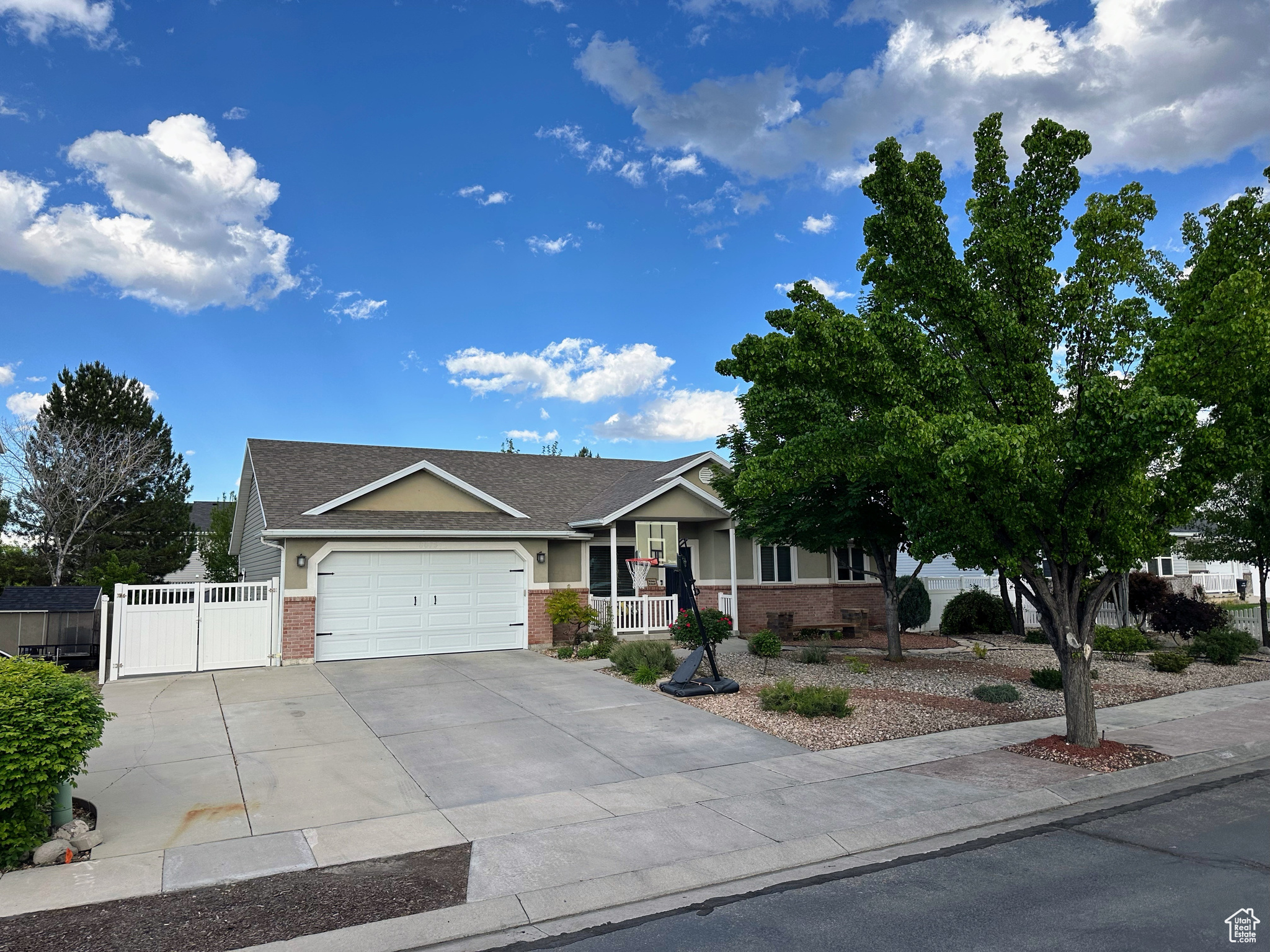 8675 S Pebblecreek Rd, West Jordan, Utah image 3