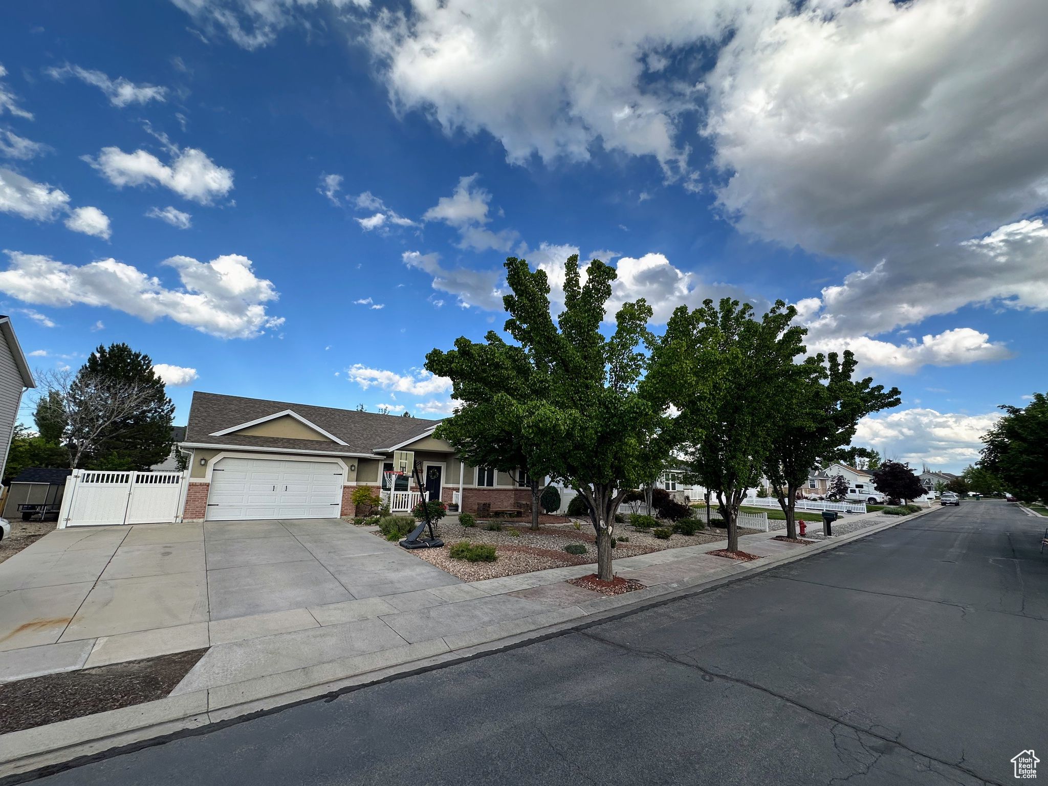 8675 S Pebblecreek Rd, West Jordan, Utah image 5