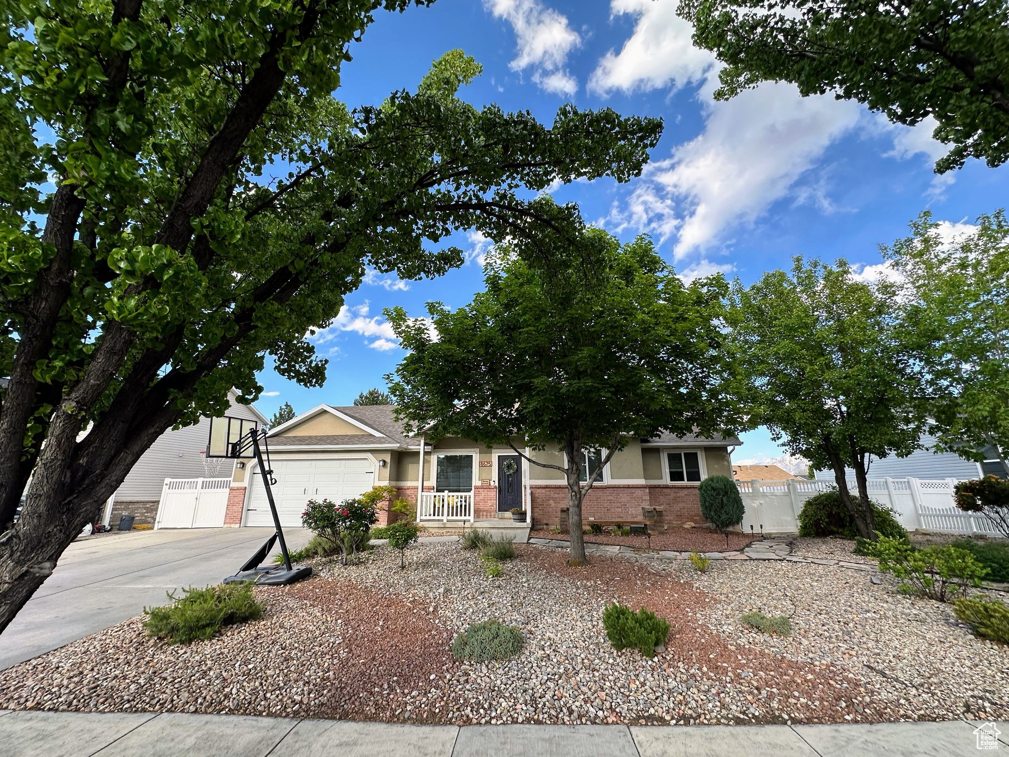 8675 S Pebblecreek Rd, West Jordan, Utah image 6