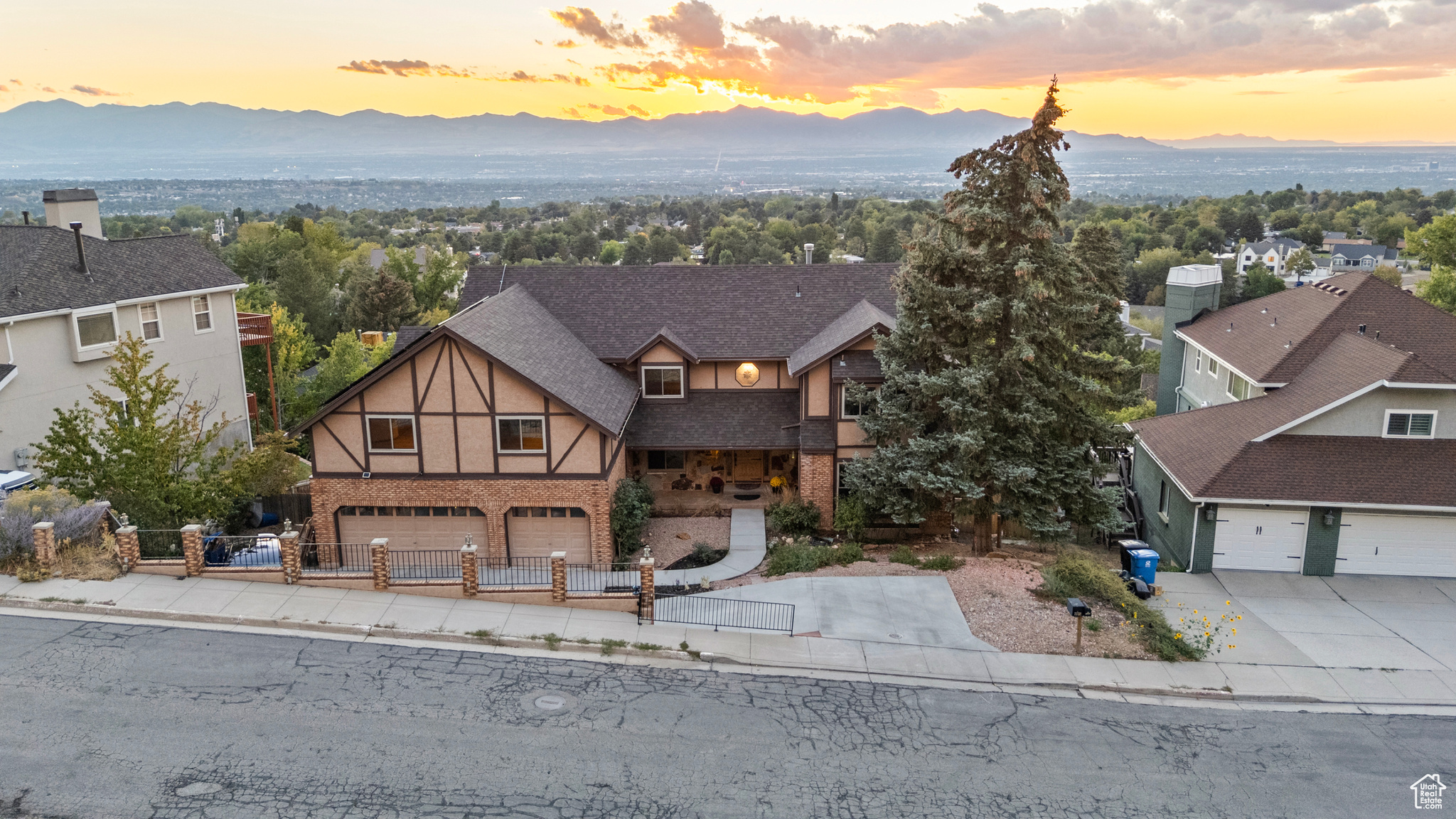 PROSPECTOR HILLS - Residential