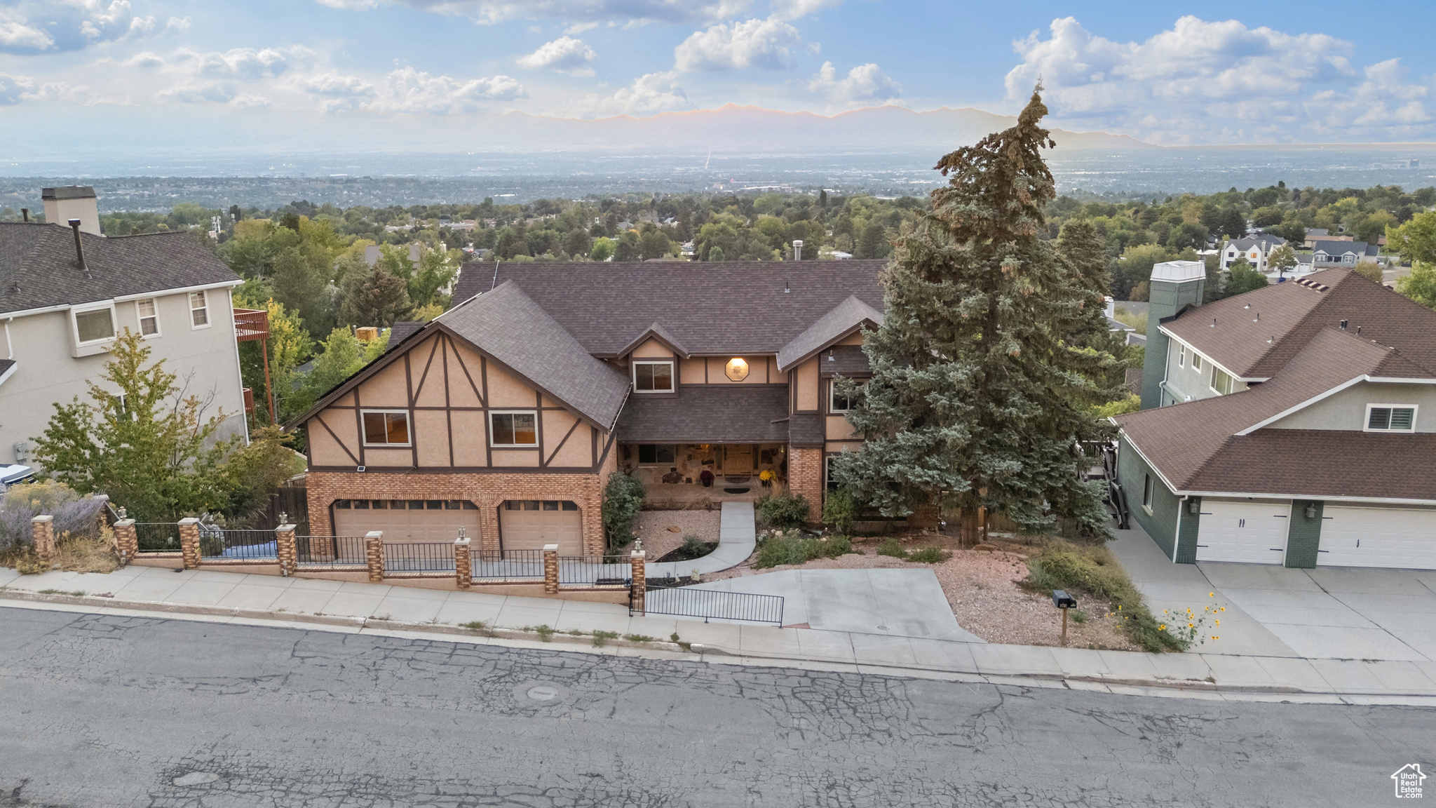 PROSPECTOR HILLS - Residential
