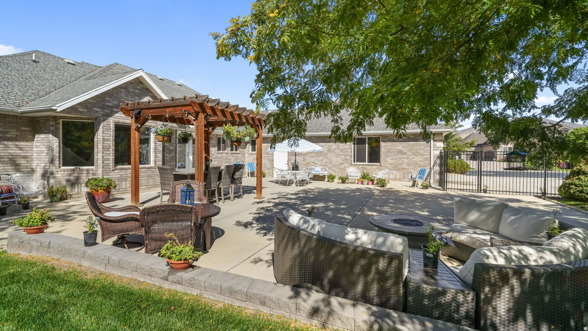 PARK MEADOWS - Residential