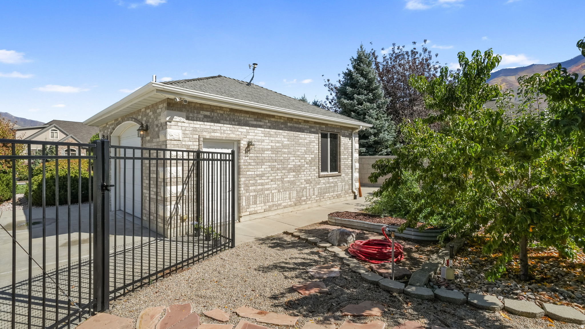 PARK MEADOWS - Residential