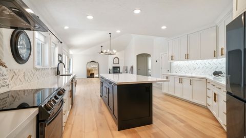 Tiny photo for 1325 W PARK MEADOWS DR, Mapleton, UT 84664 (MLS # 2150934)