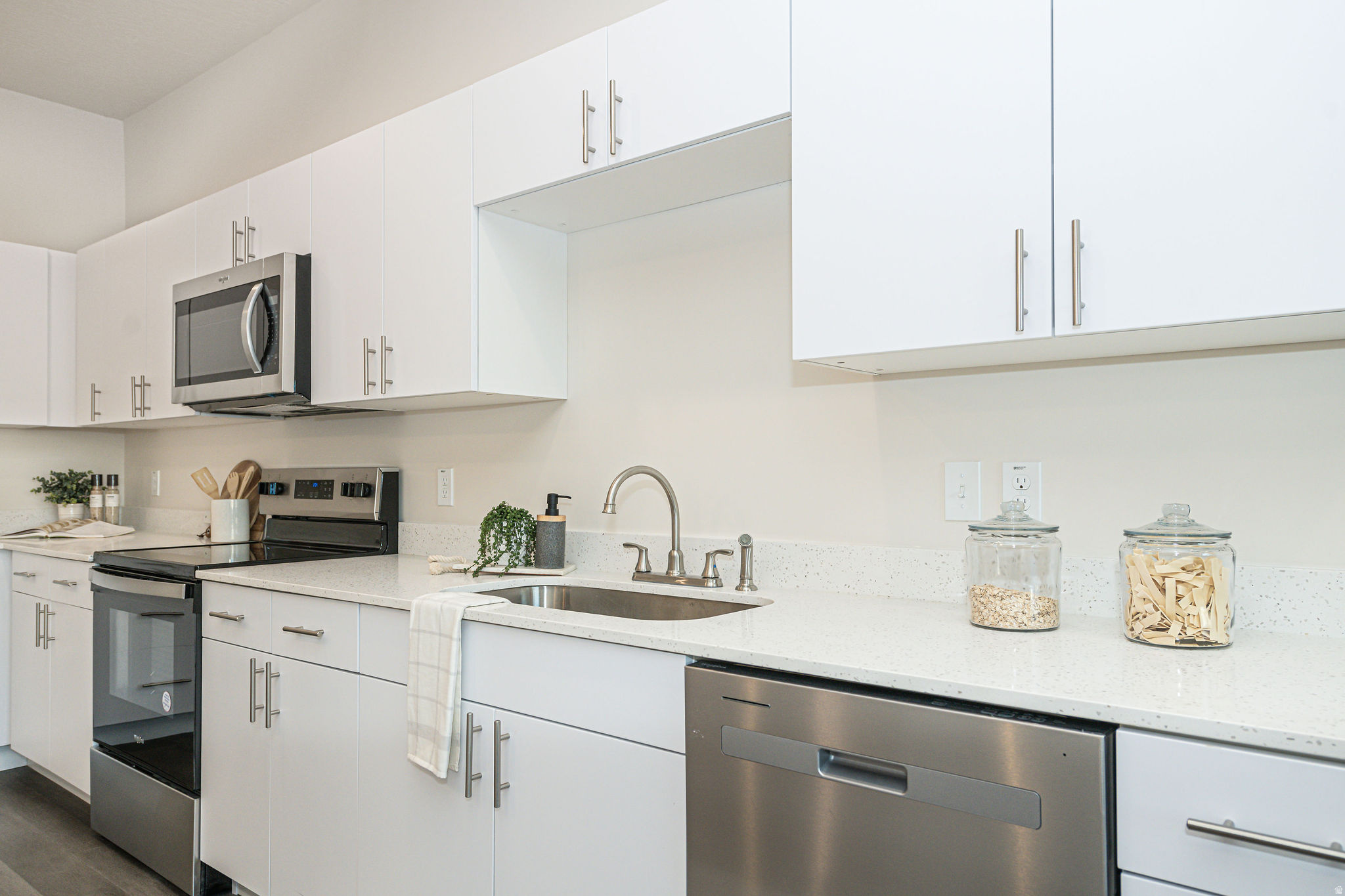 THE MORRELLI AT MEADOWBROOK - Residential