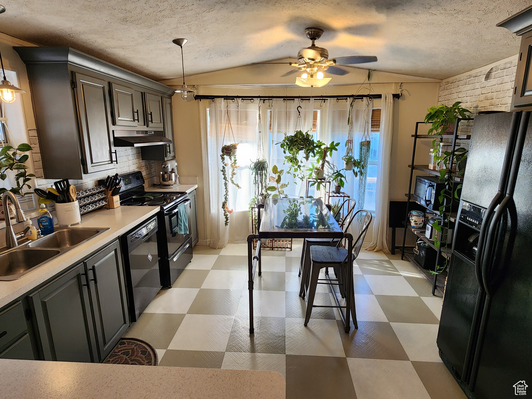 MAJESTIC OAKS - Residential