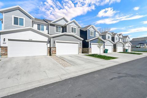 Townhouse For Sale - 2782 W 4140 St #249<br/> Roy, UT 84067