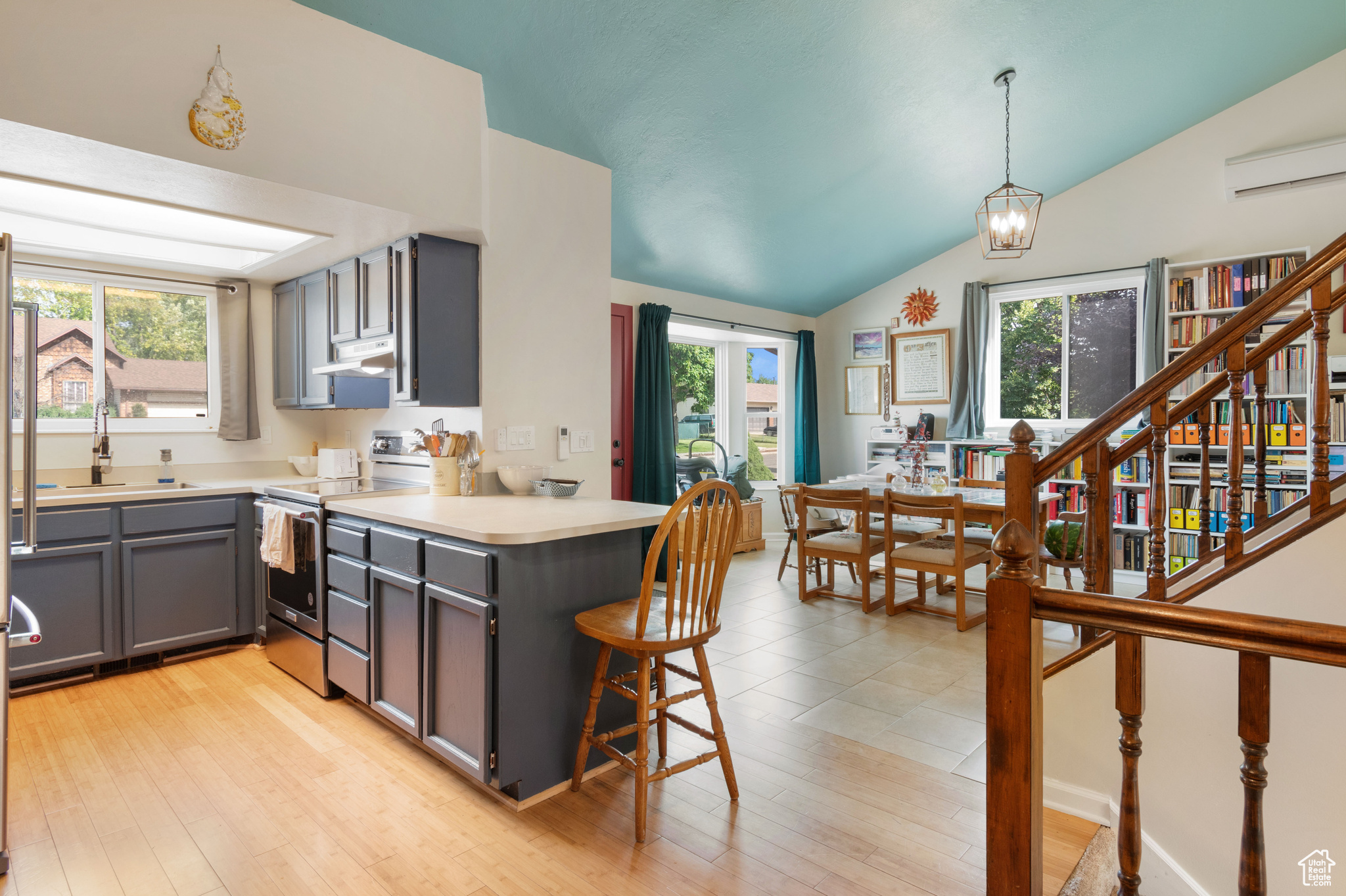 RAYNEER - Residential