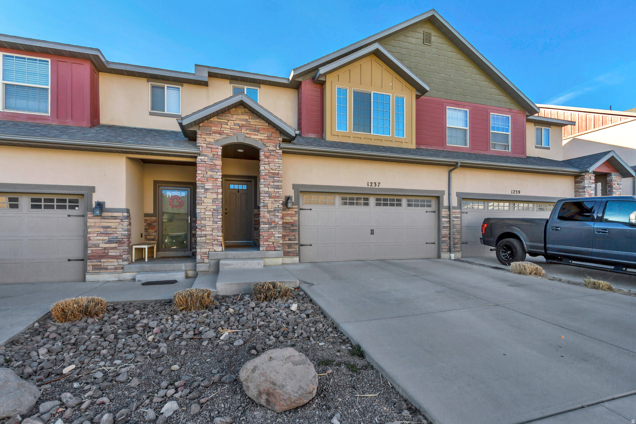 THE COVE - Residential