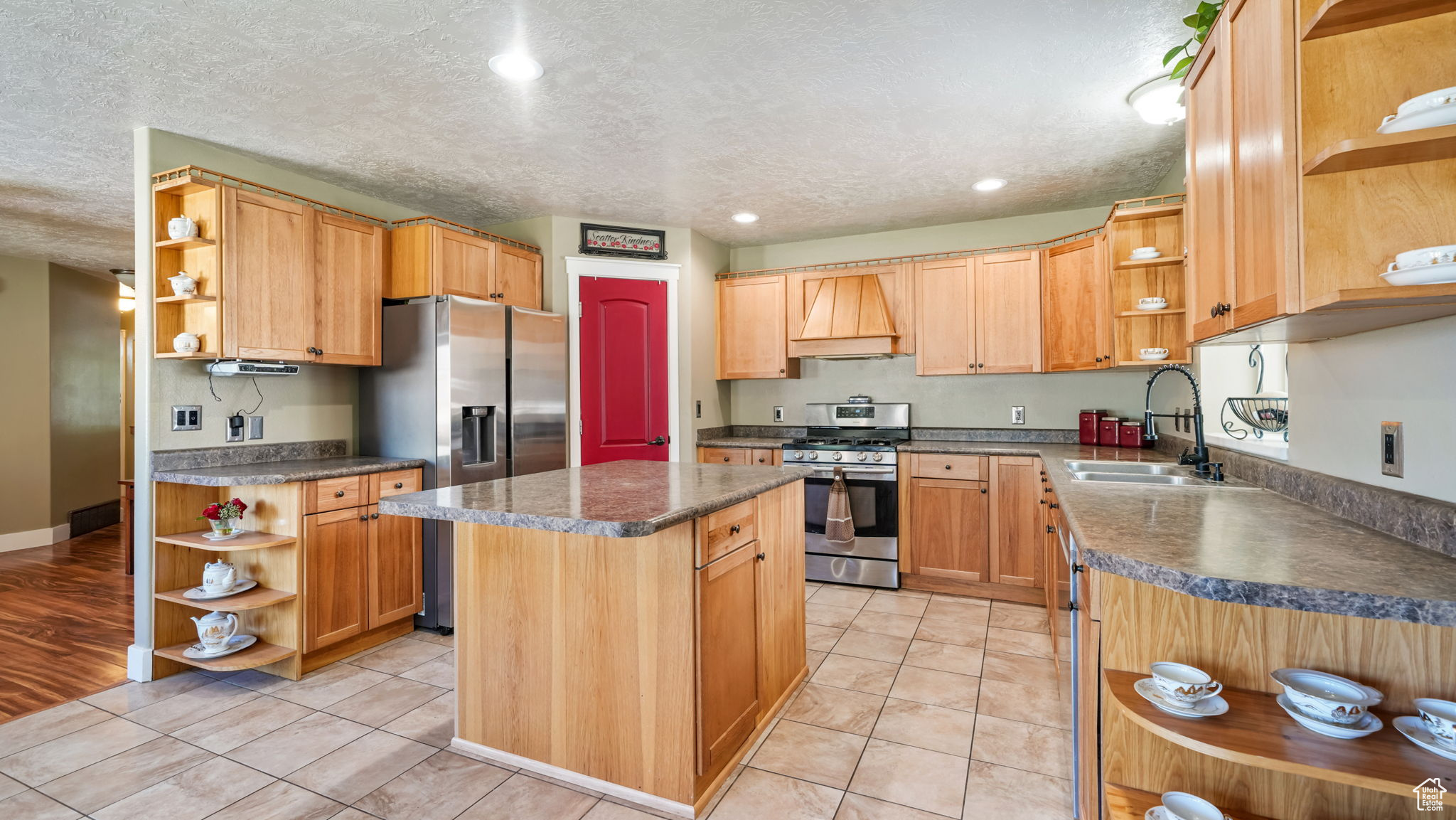 SARATOGA HILLS - Residential