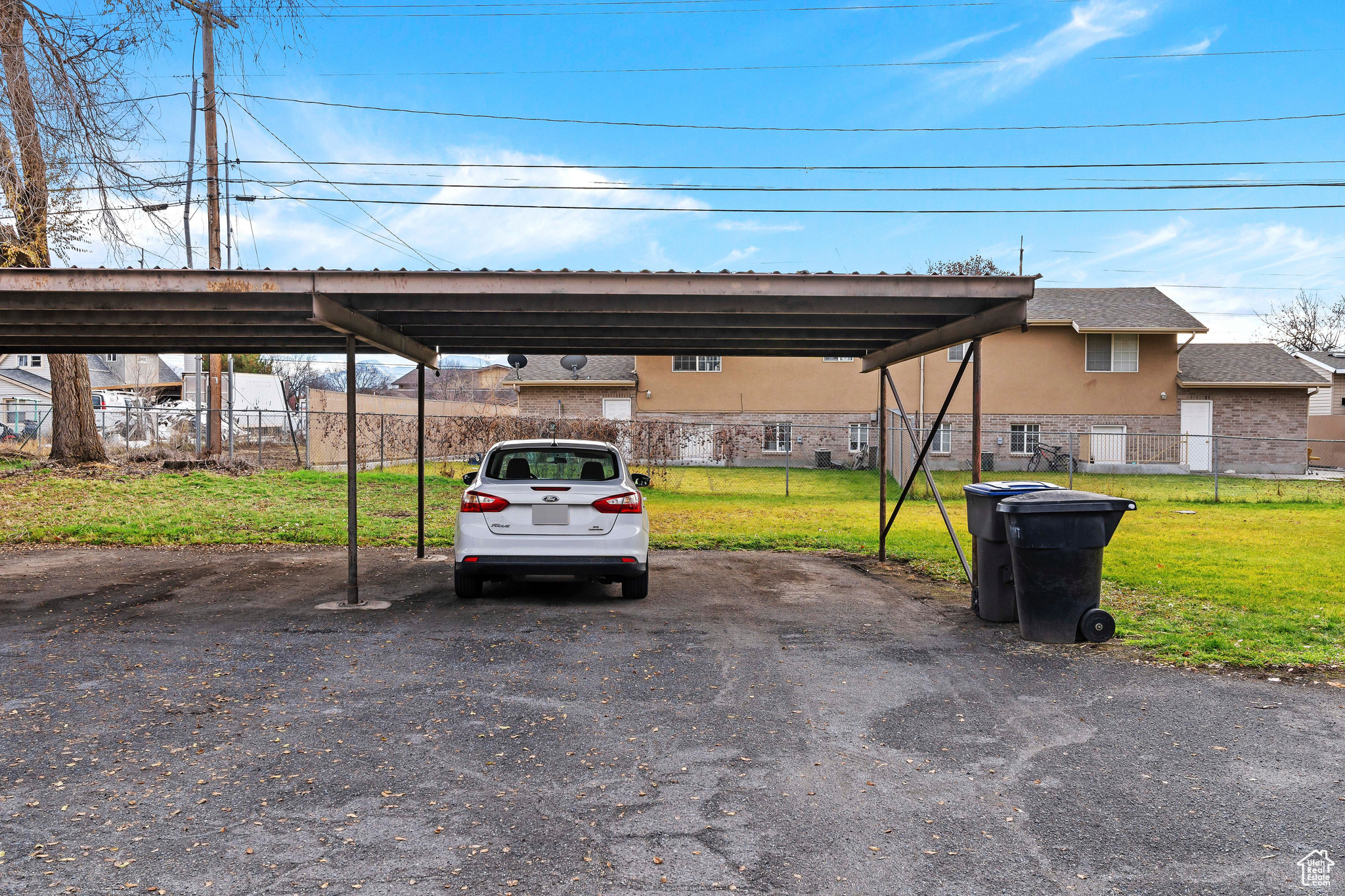 HOWELLSVILLE - Residential Income