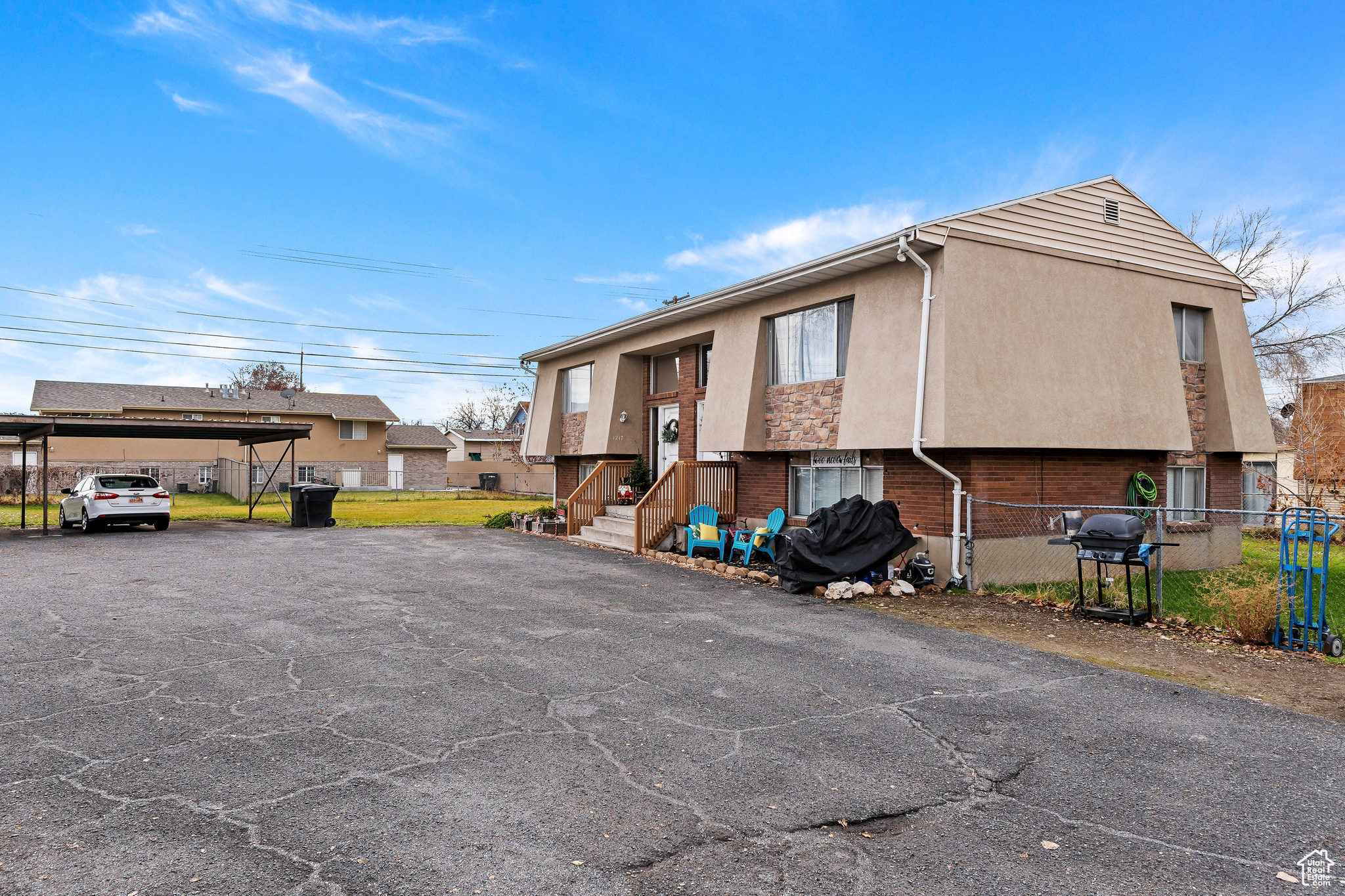 HOWELLSVILLE - Residential Income