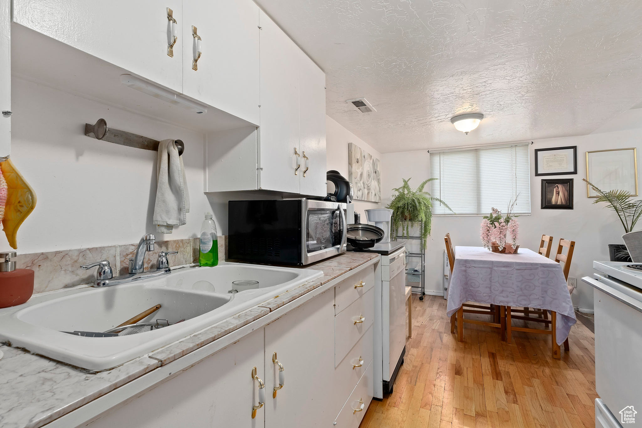 HOWELLSVILLE - Residential Income