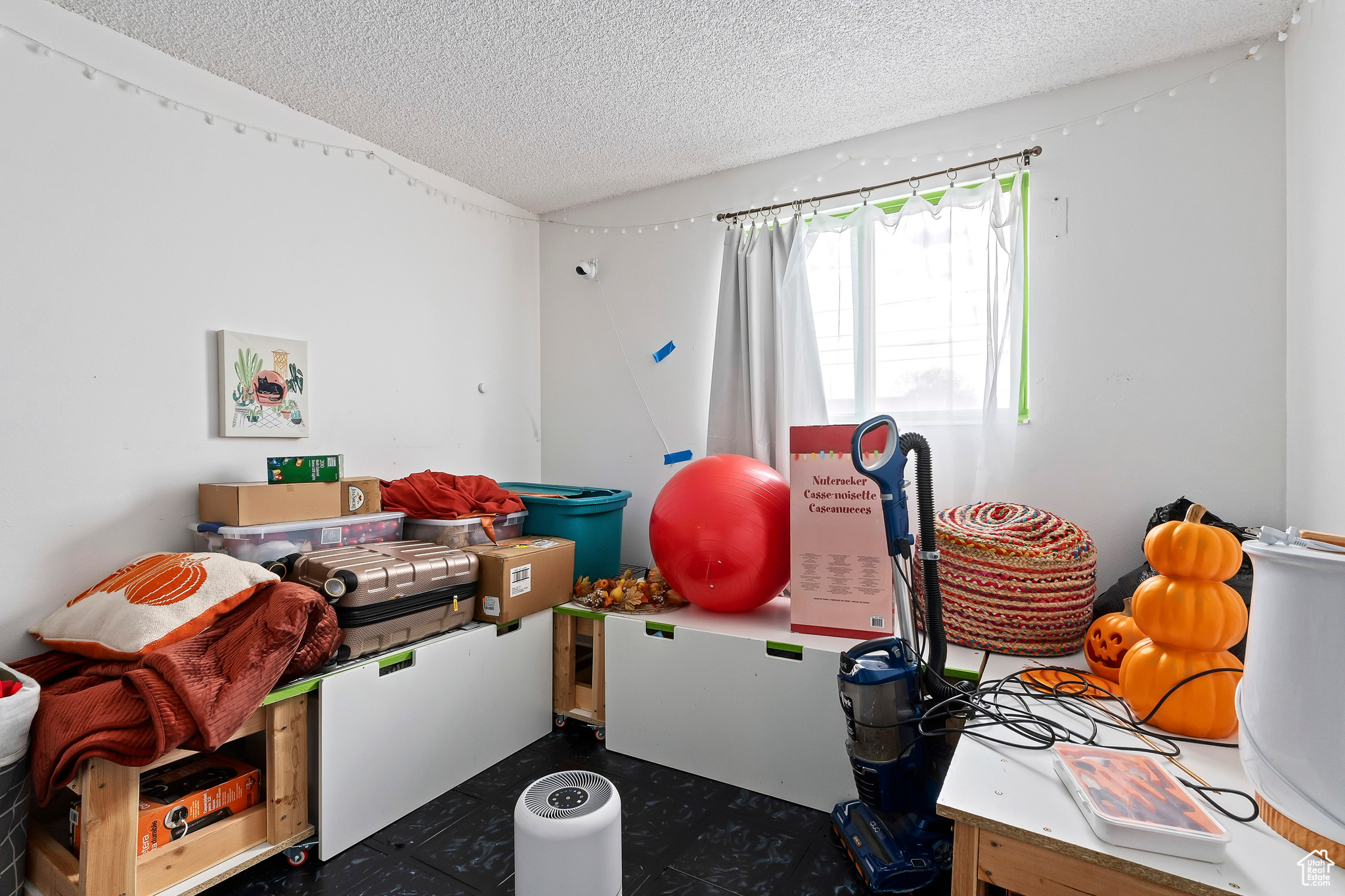 HOWELLSVILLE - Residential Income