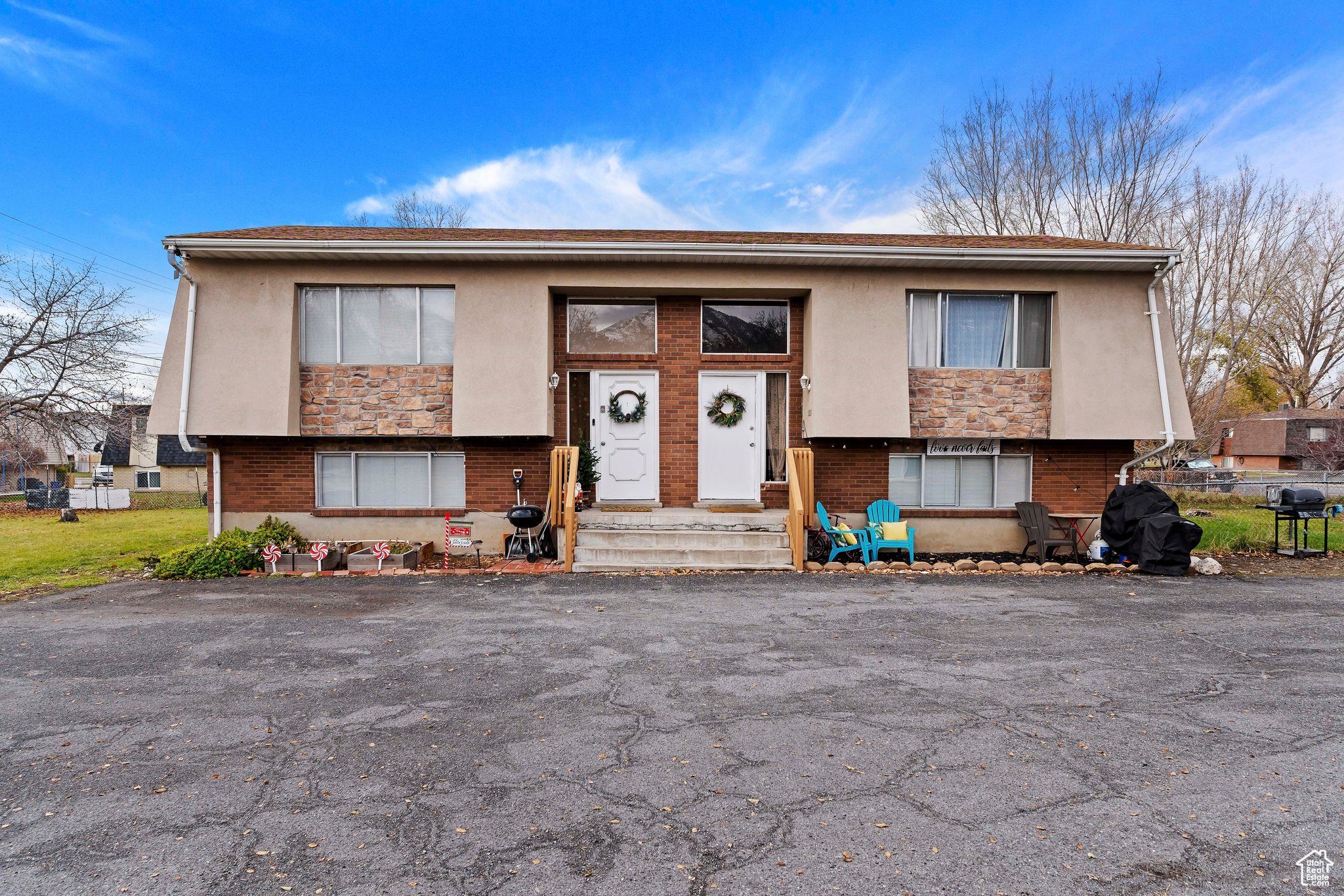 HOWELLSVILLE - Residential Income