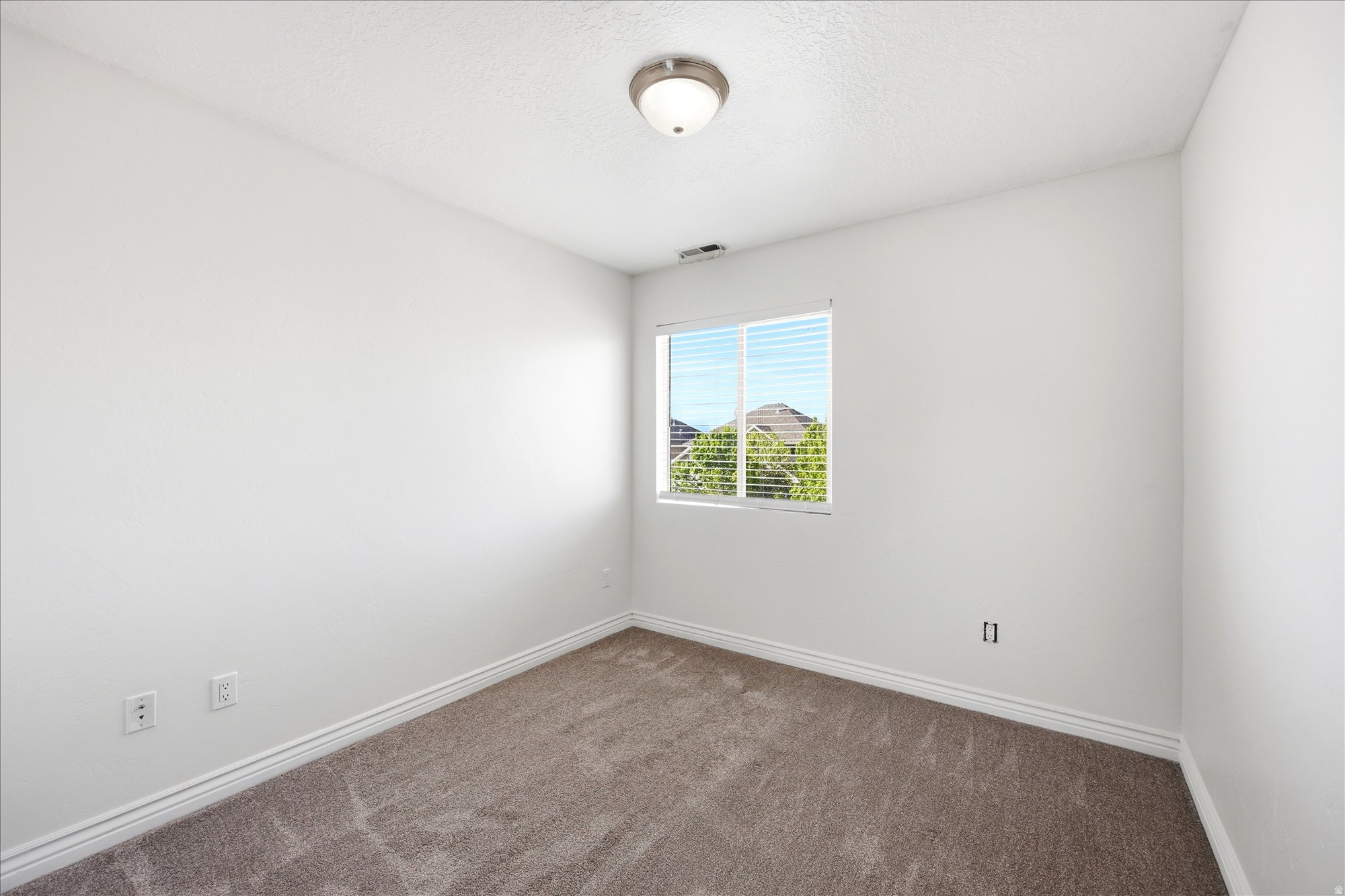 HUNTER CHASE - Residential