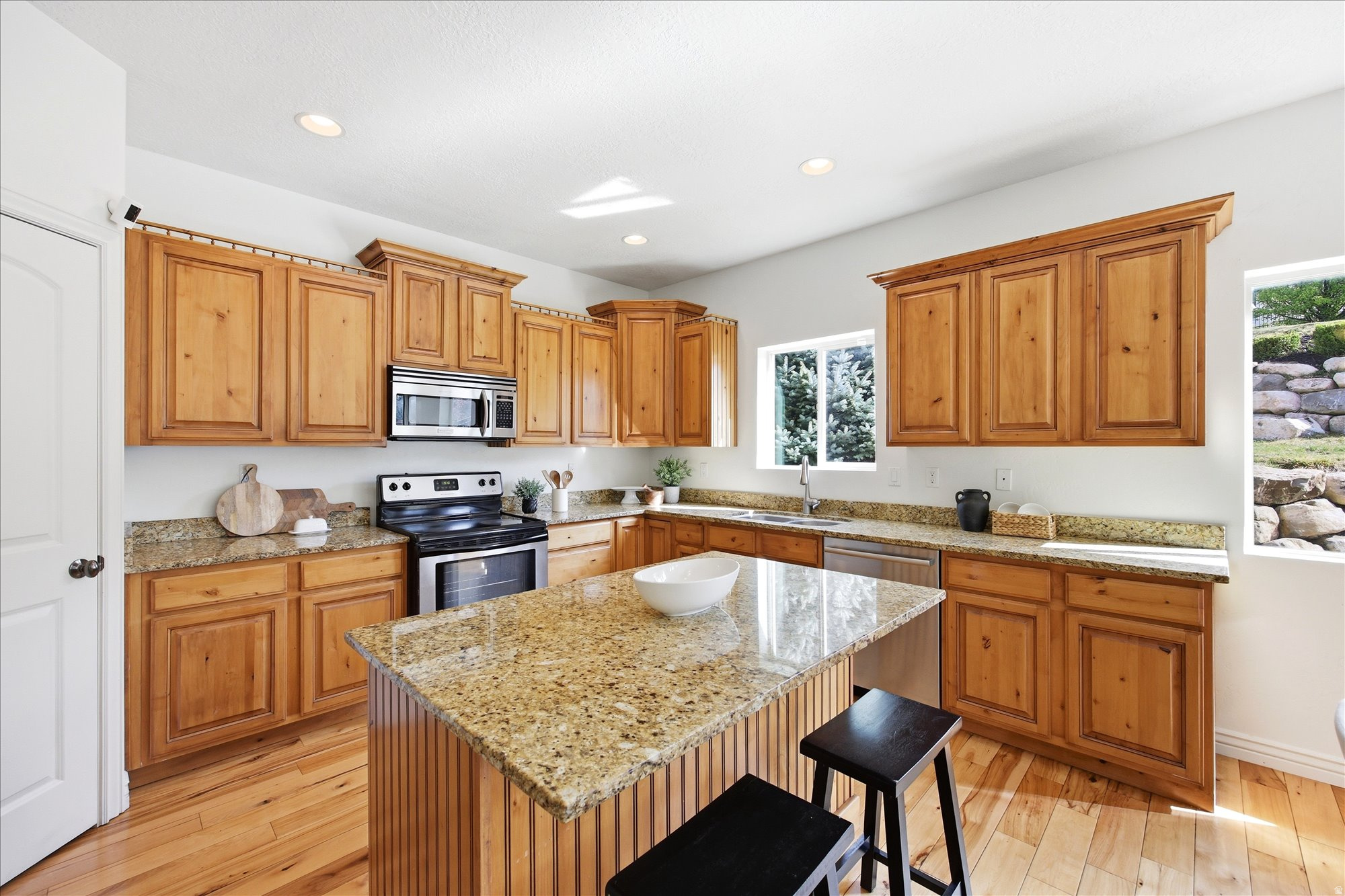 HUNTER CHASE - Residential