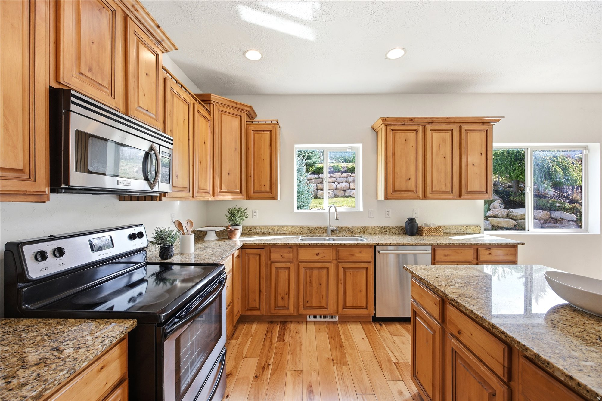 HUNTER CHASE - Residential