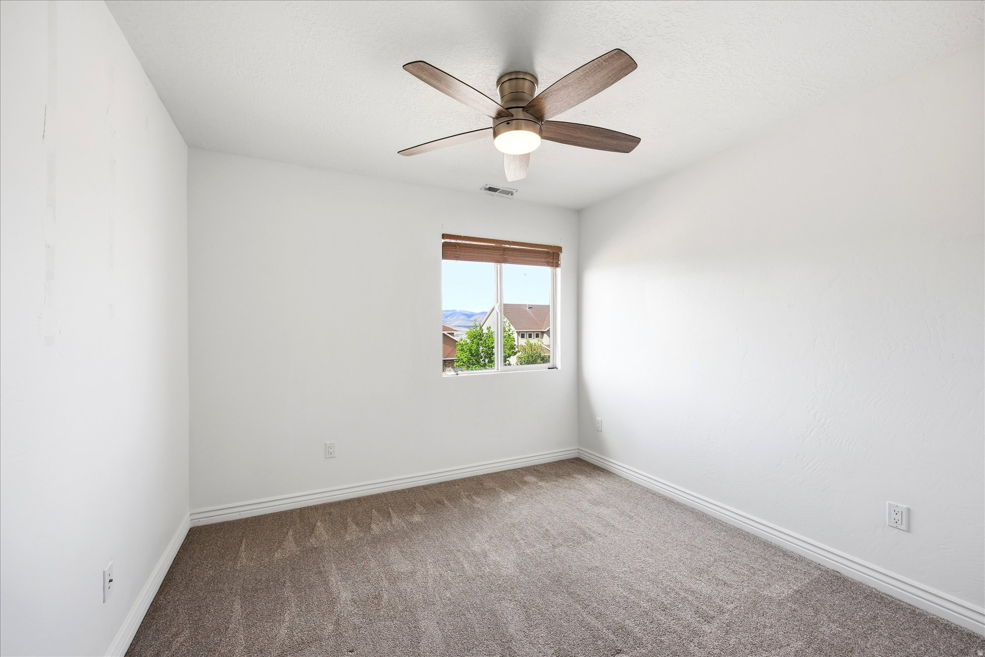 HUNTER CHASE - Residential