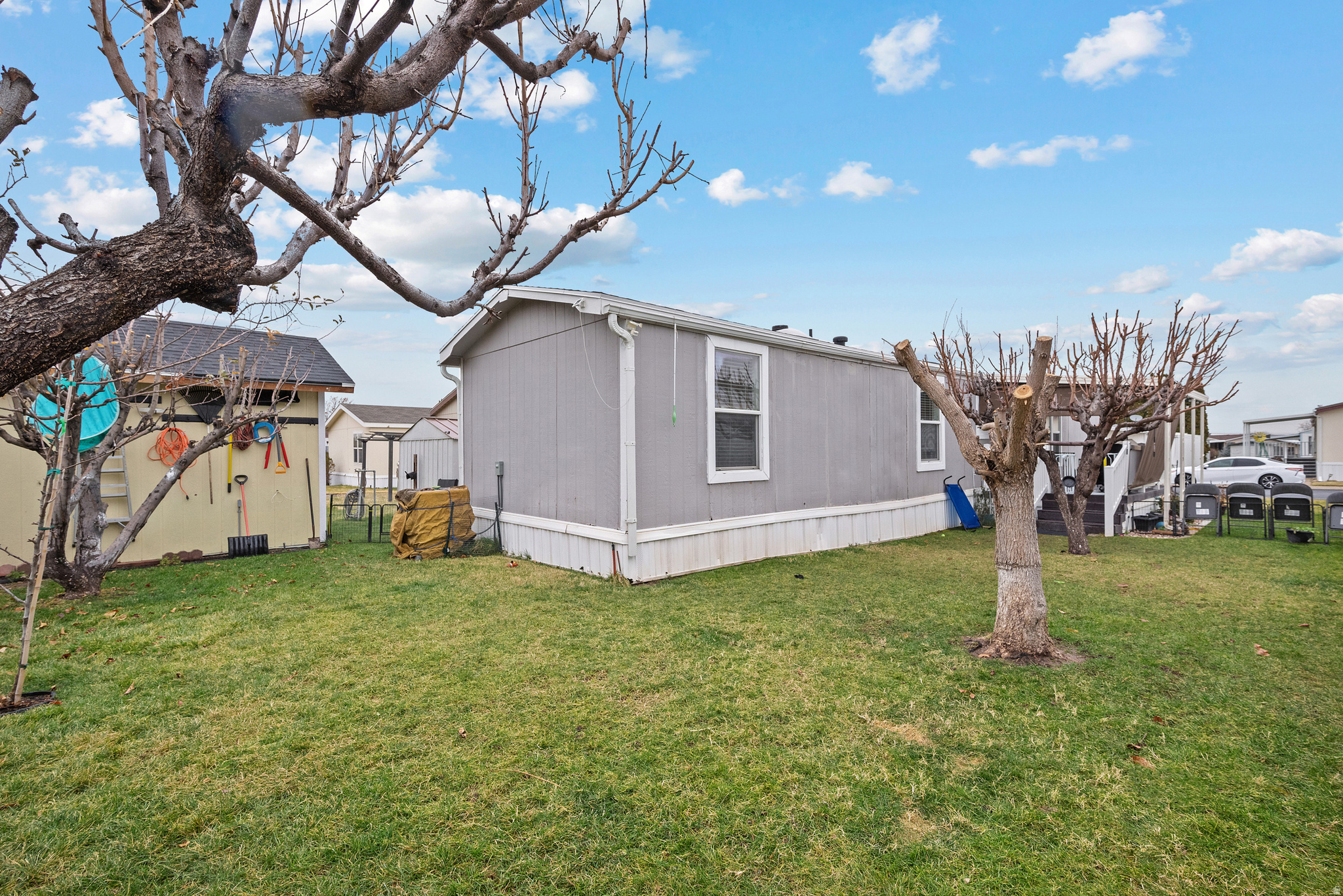 COUNTRY MEADOWS COMMUNITY - Residential