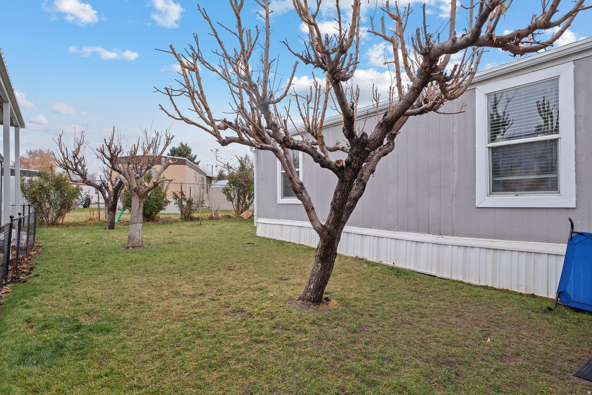 COUNTRY MEADOWS COMMUNITY - Residential