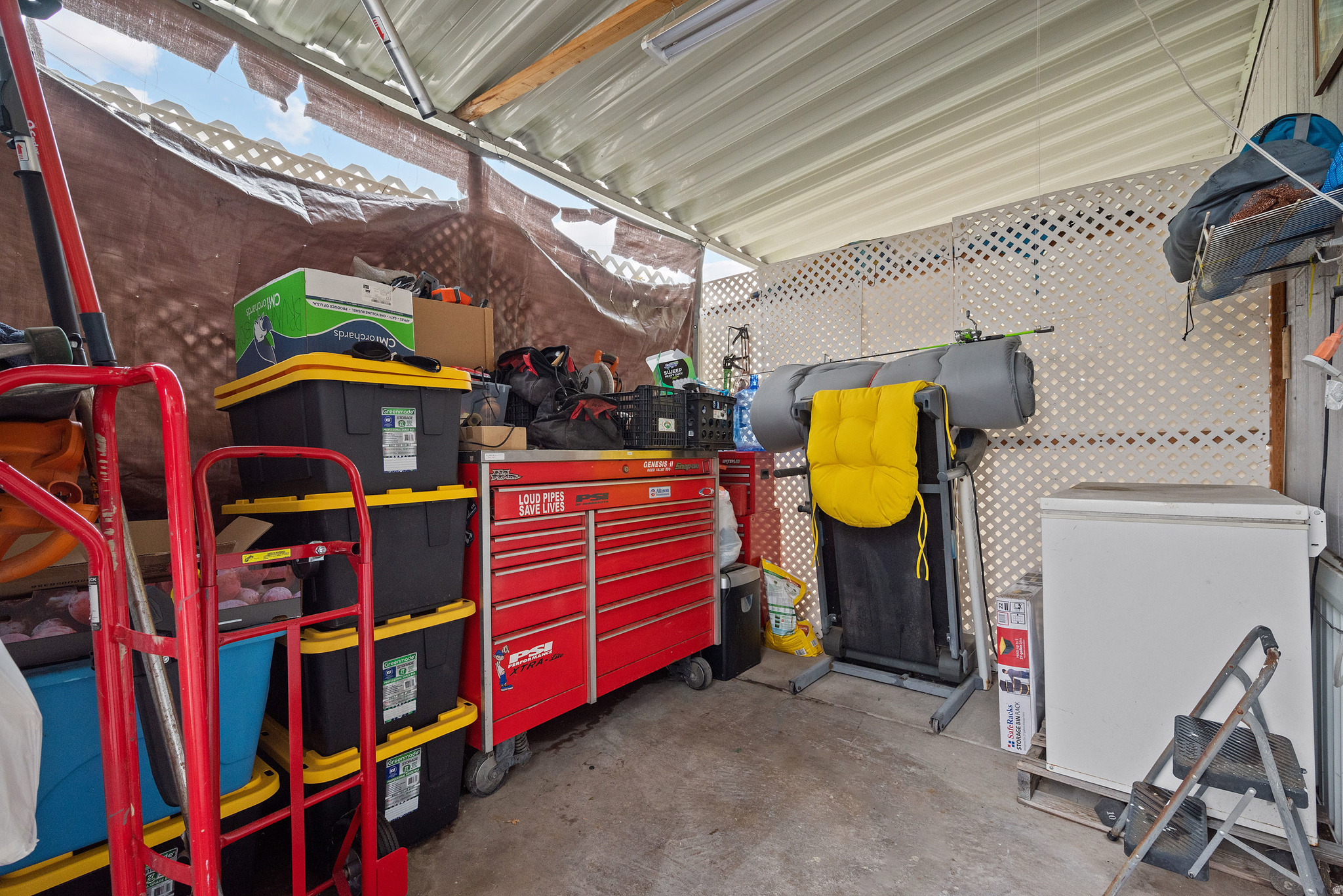 COUNTRY MEADOWS COMMUNITY - Residential