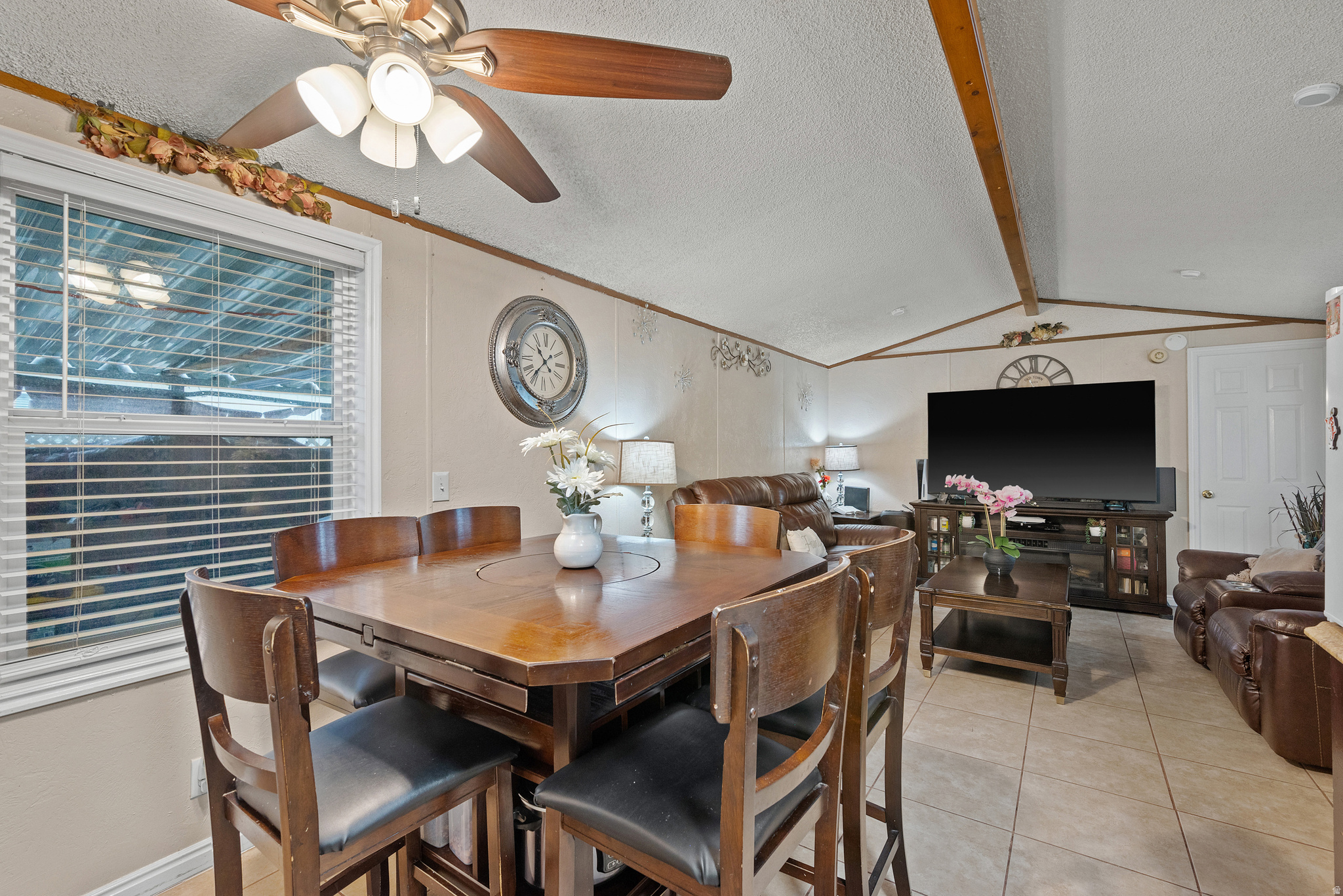 COUNTRY MEADOWS COMMUNITY - Residential