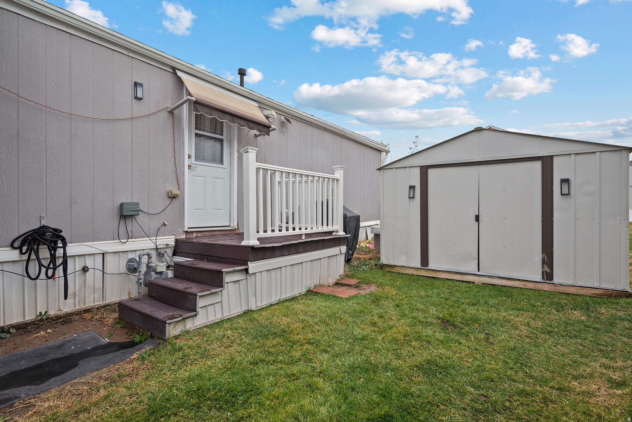 COUNTRY MEADOWS COMMUNITY - Residential