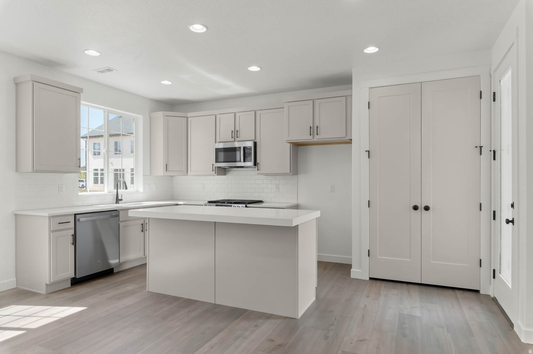 AMBERLY PLACE 12 - Residential