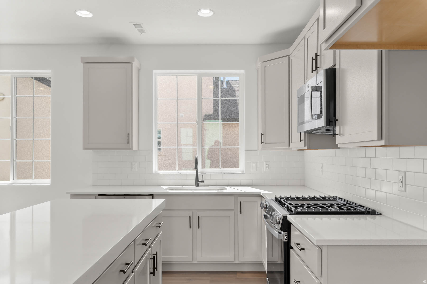 AMBERLY PLACE 12 - Residential